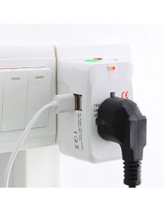 Универсален адаптер-преходник с 2 USB зарядни 2